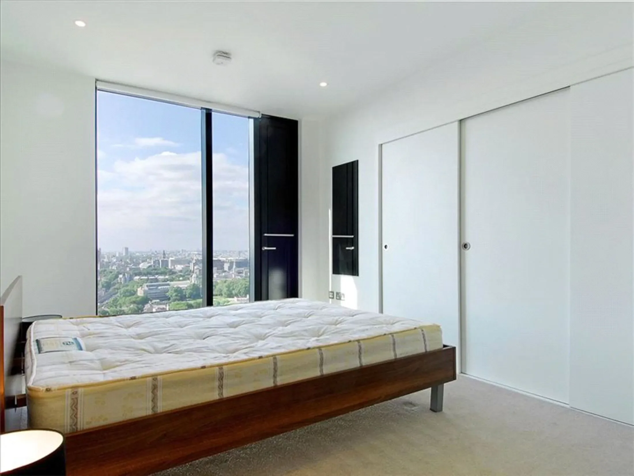 Flat Wollaston Close in Greater London