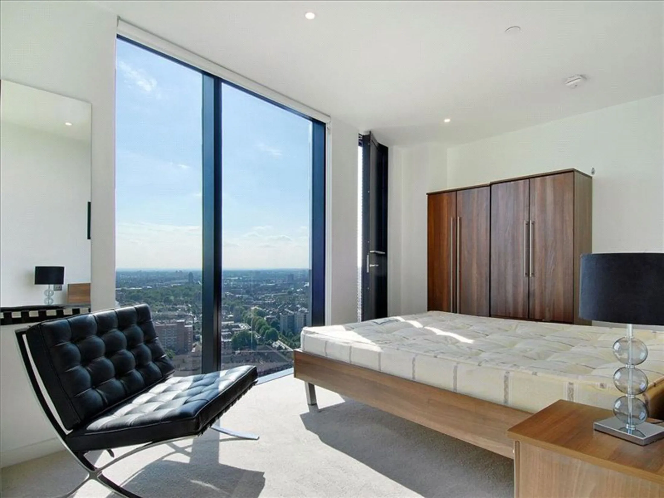 Flat Wollaston Close in Greater London