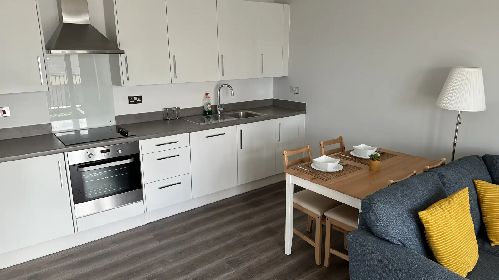Flat Prior Road in Greater London