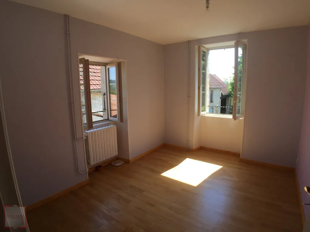 House Route de Limes in Saint-Julien-Maumont