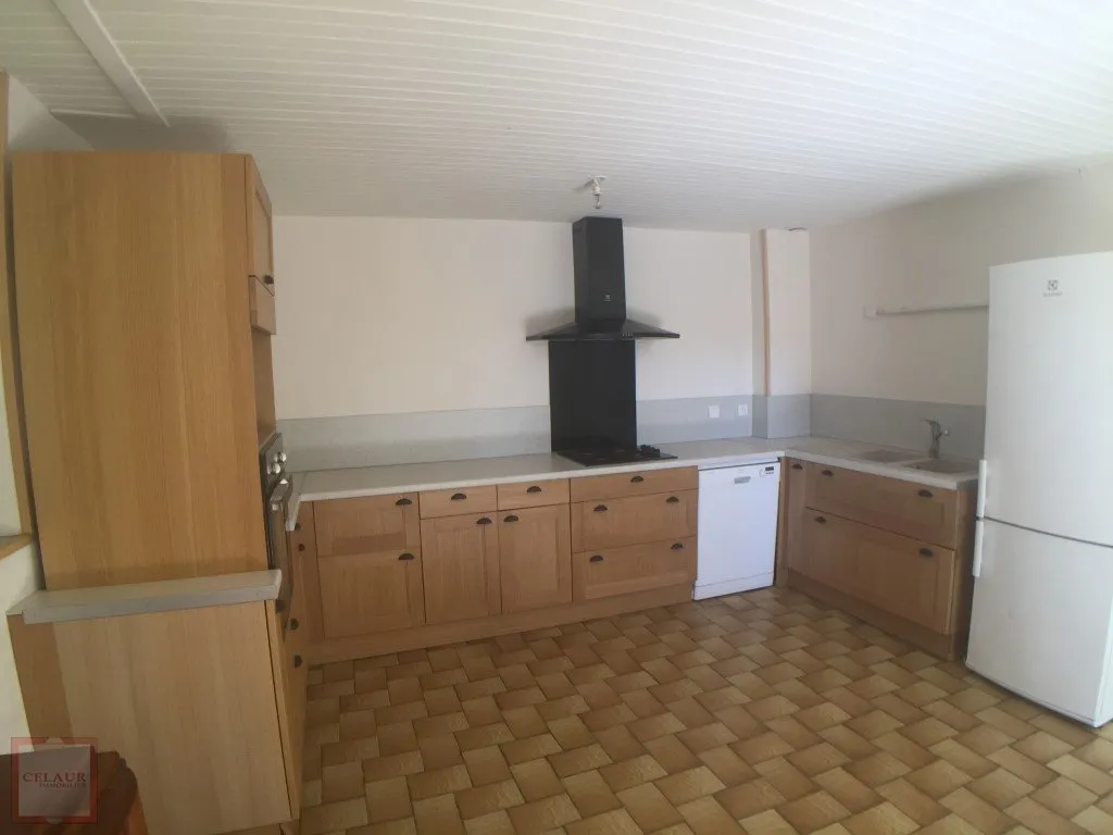 House Route de Limes in Saint-Julien-Maumont