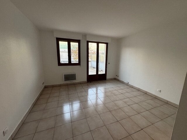 Flat Rue Émile Combes in Houilles