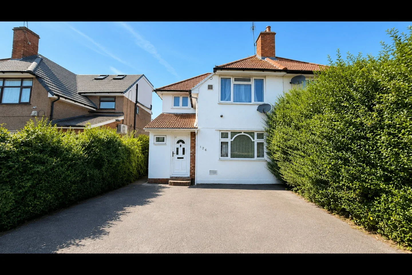 House Vicarage Farm Road in Greater London