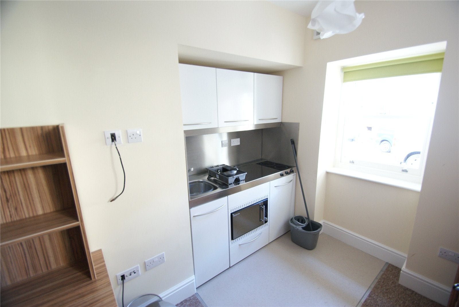 Room Elmdale Road in Bristol