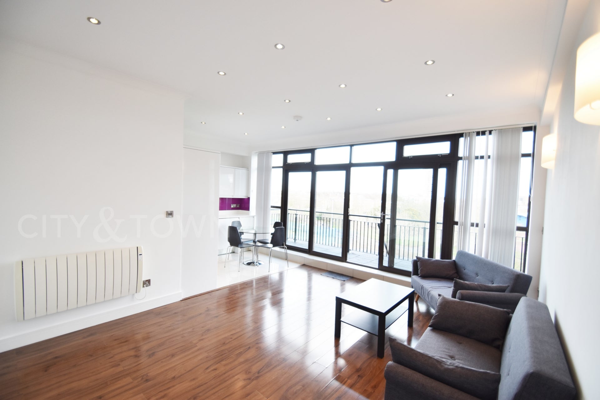 Flat Copperfield Road in Greater London