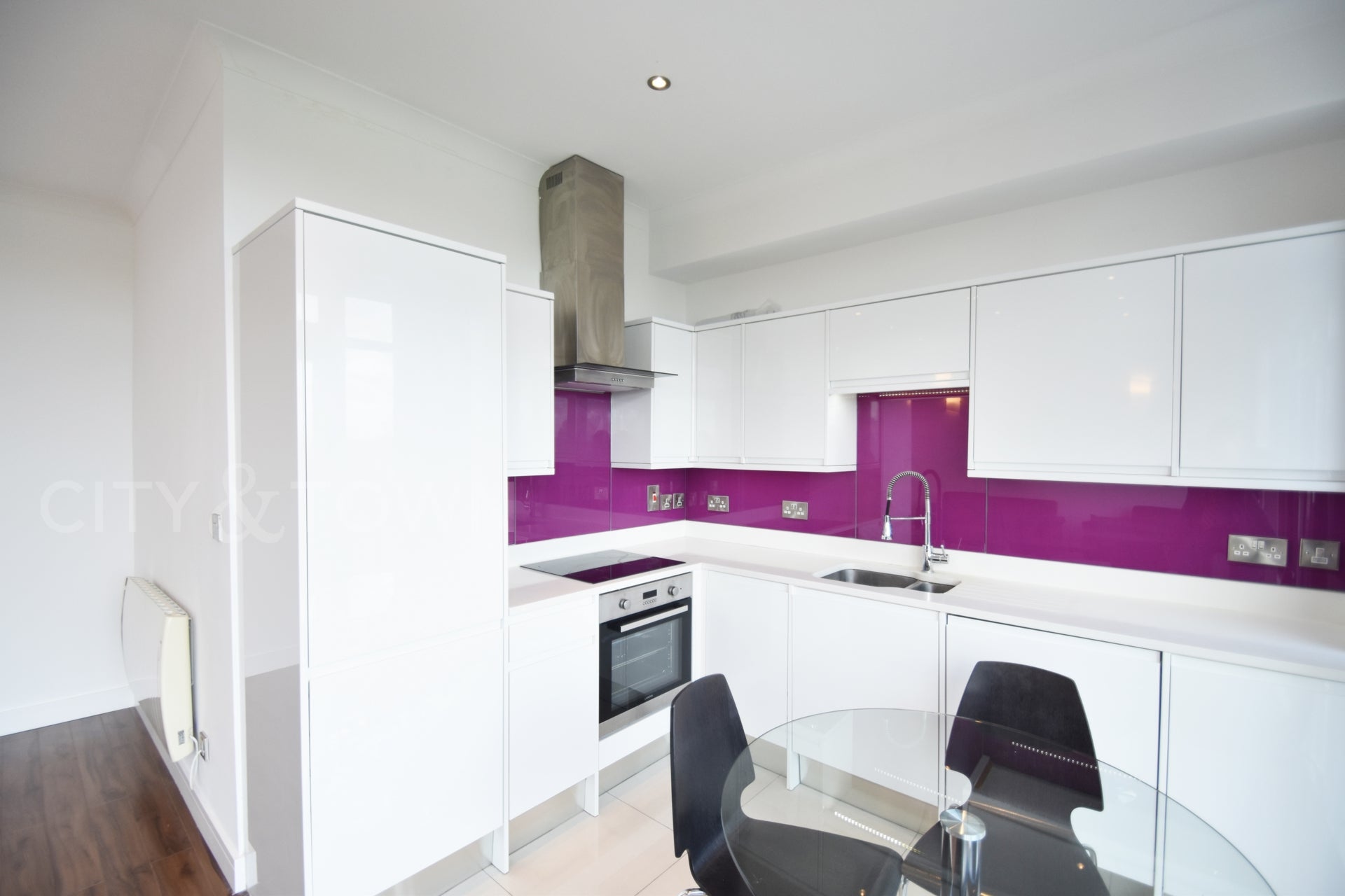 Flat Copperfield Road in Greater London