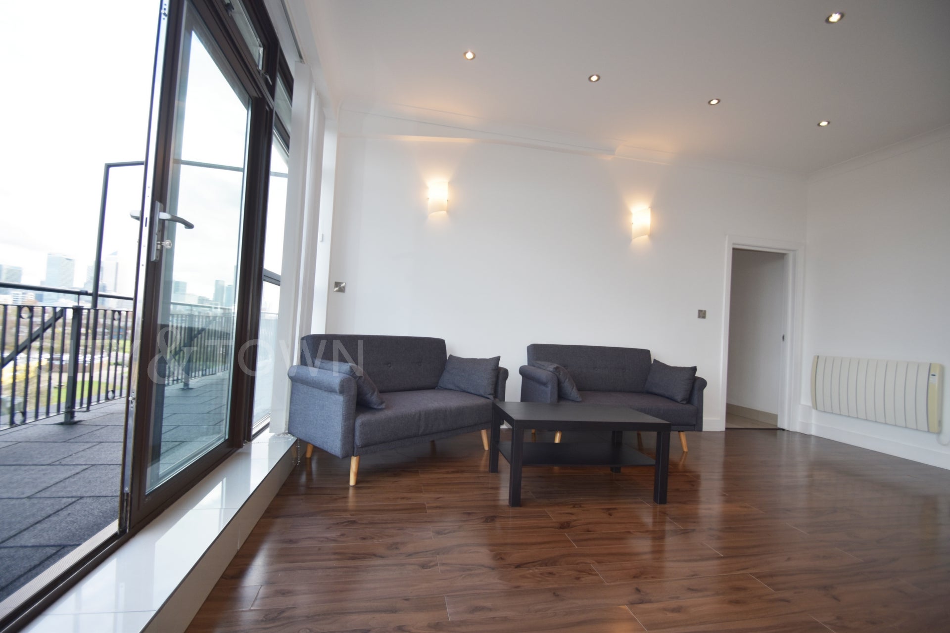 Flat Copperfield Road in Greater London