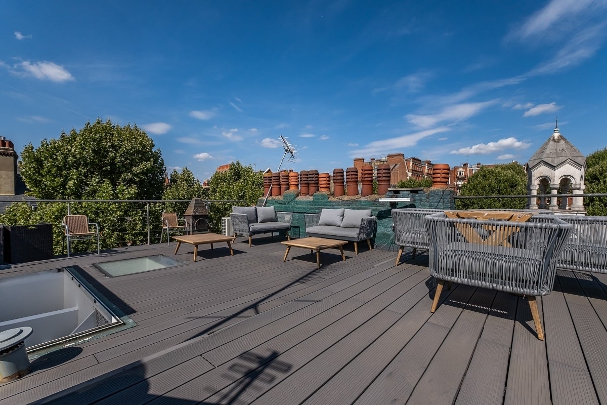 Flat Cheniston Gardens in Greater London