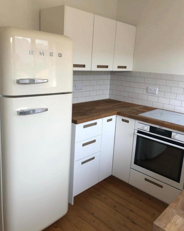Room Gillender Street in Greater London