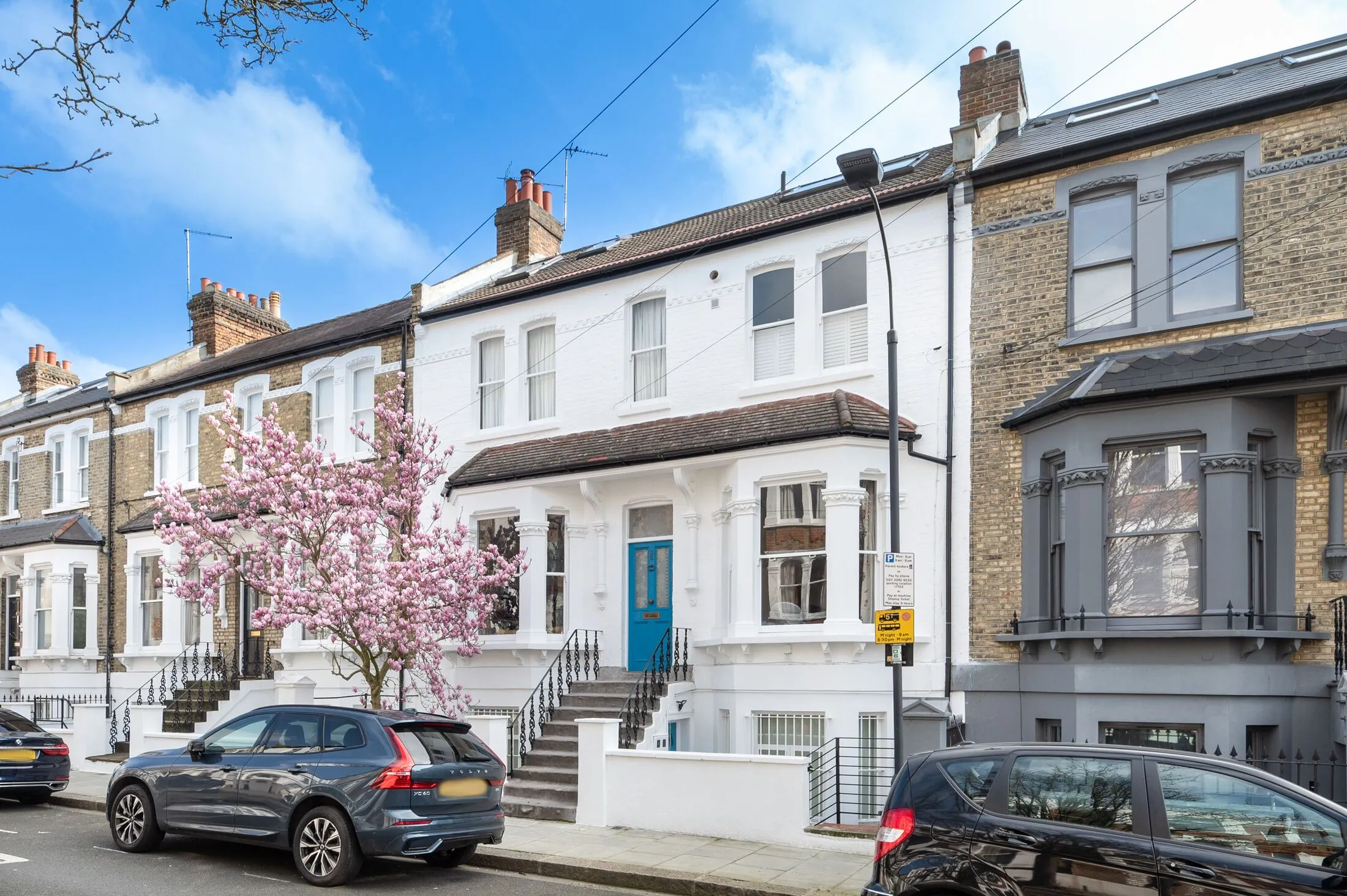 House Hetley Road in Greater London