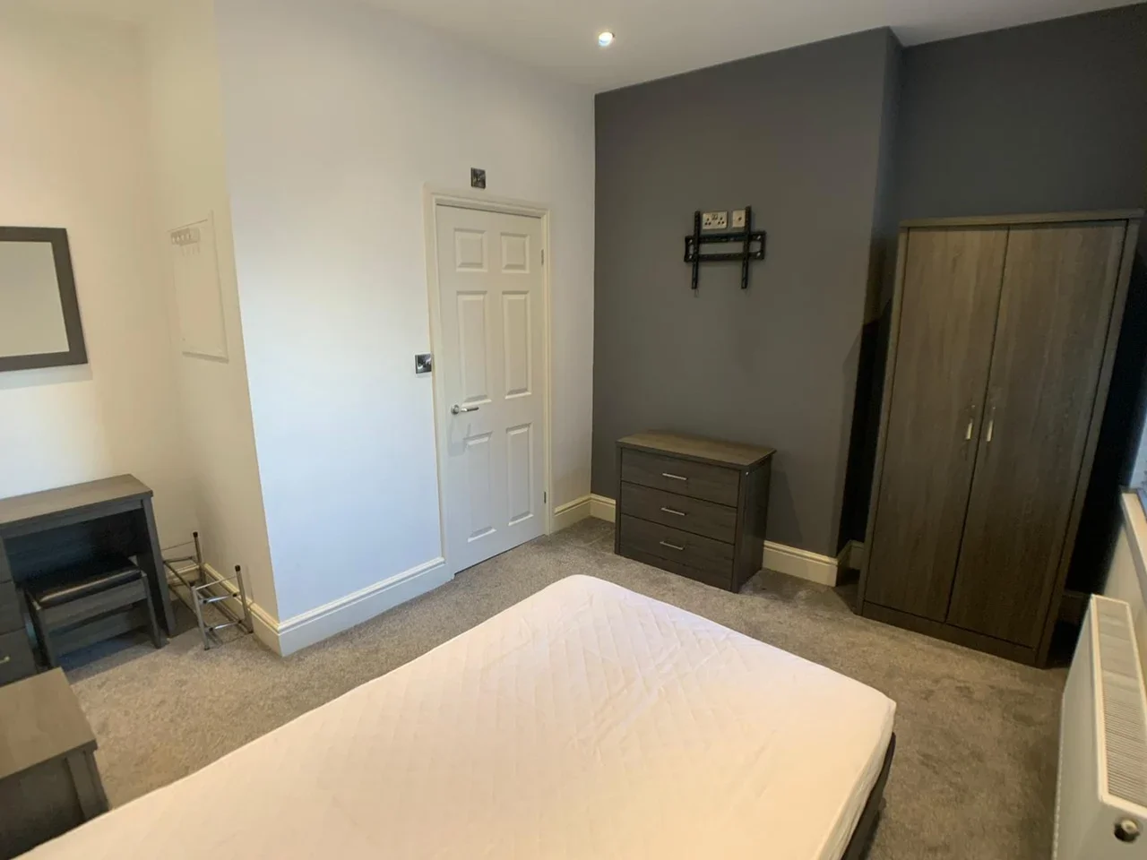 Room Dicconson Street in Wigan