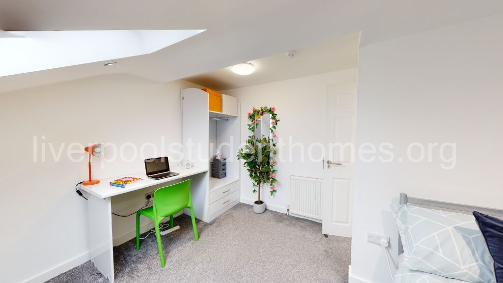 Room Shaw Street in Liverpool