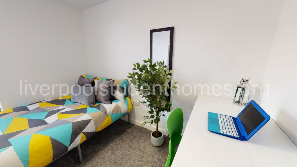 Room Shaw Street in Liverpool