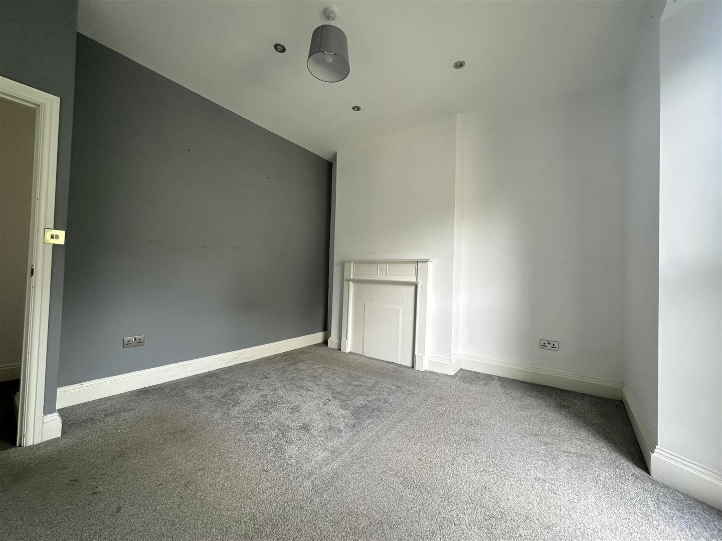 Flat Cotham Road in Bristol