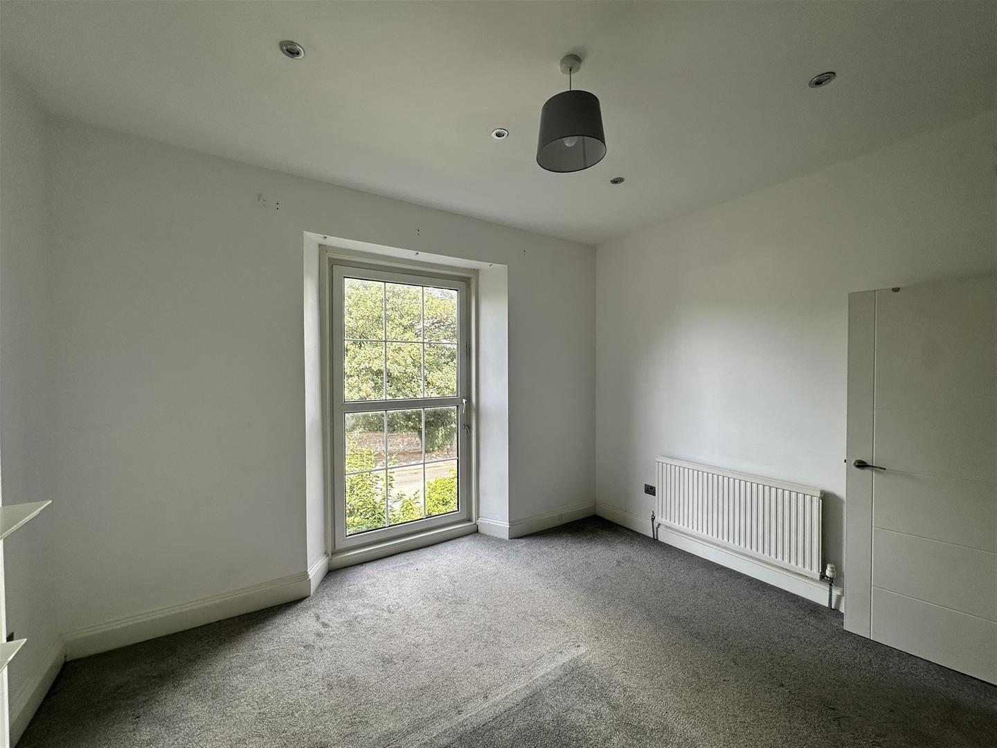 Flat Cotham Road in Bristol