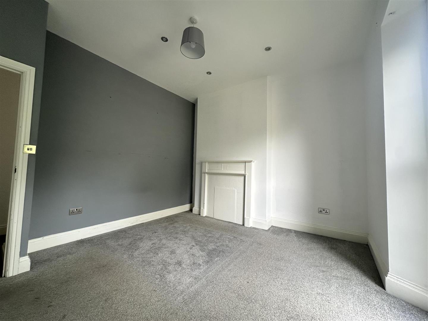 Flat Cotham Road in Bristol