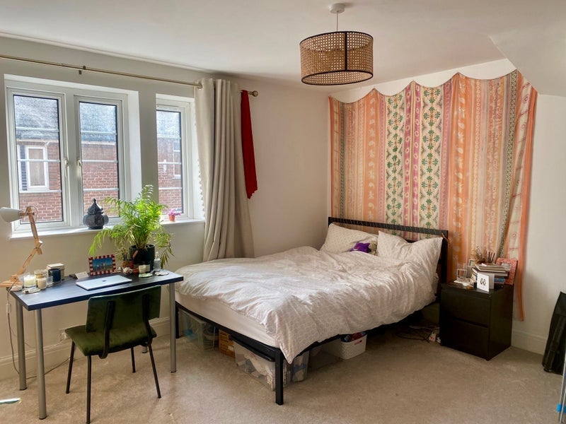 Flat Upper Perry Hill in Bristol