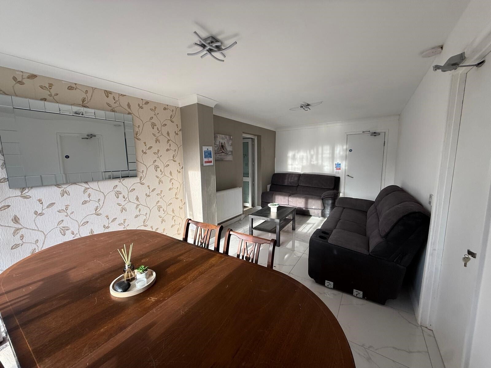Room Belfast Walk in Derby