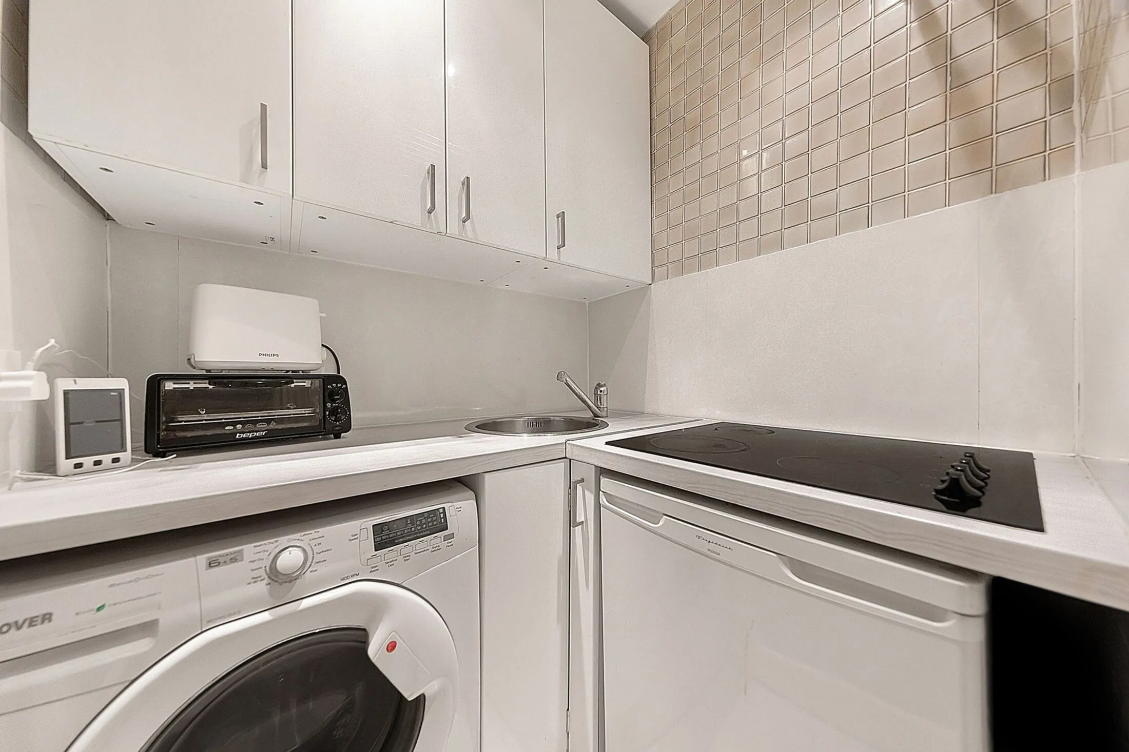 Flat Jubilee Place in Greater London