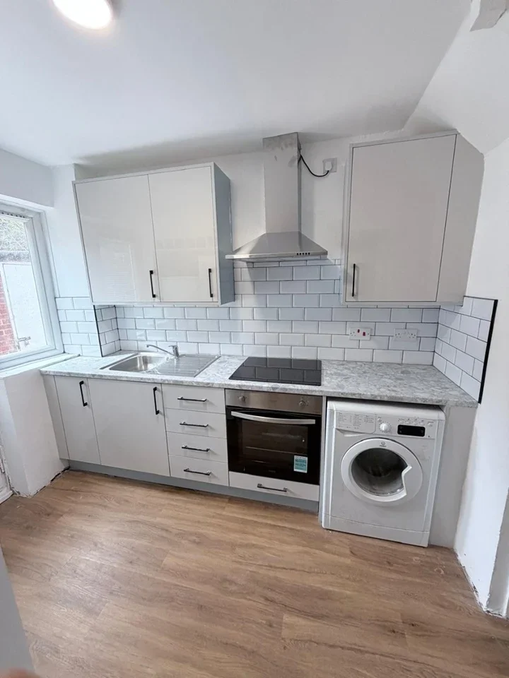 Room Beechtree Avenue in Borough of Runnymede