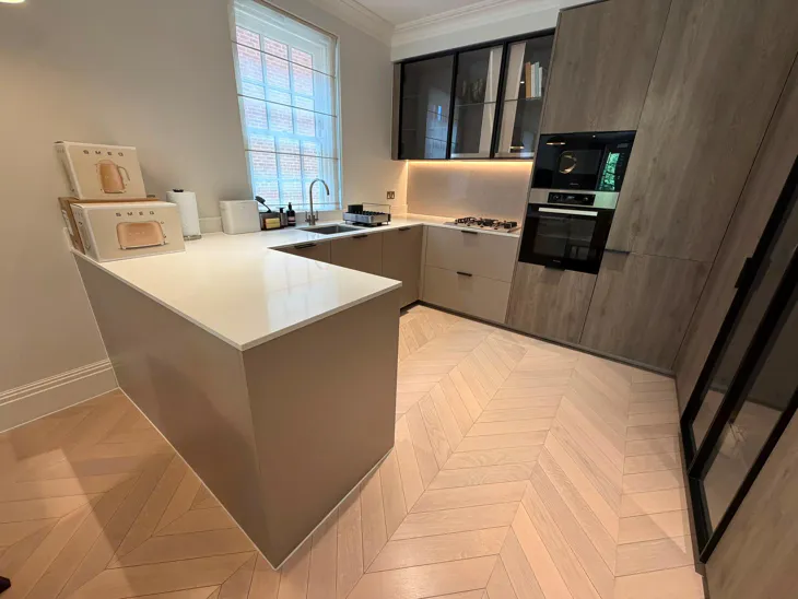 Flat King John Square in Borough of Runnymede