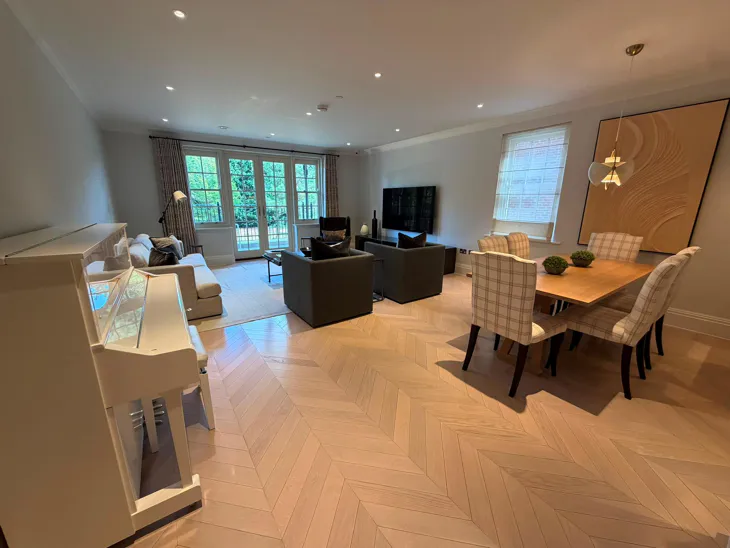 Flat King John Square in Borough of Runnymede