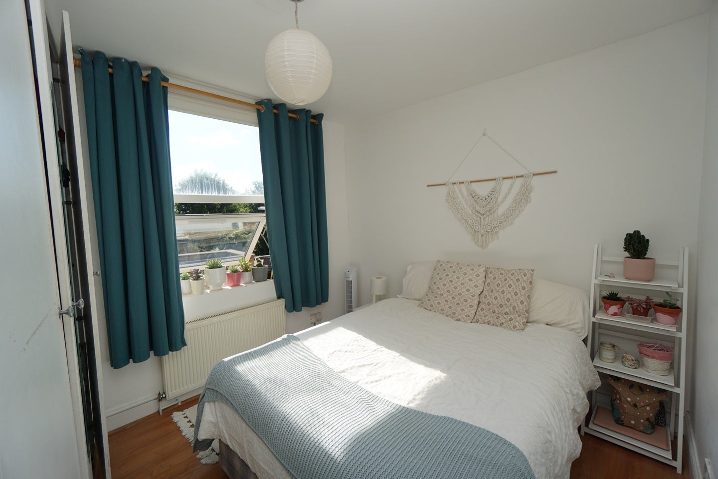 Flat Caledonian Road in Greater London
