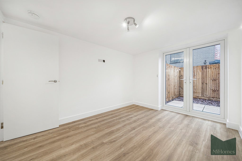 Flat Gladstone Place in Greater London