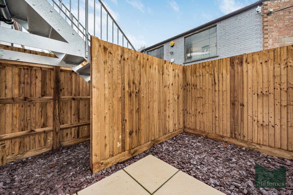 Flat Gladstone Place in Greater London