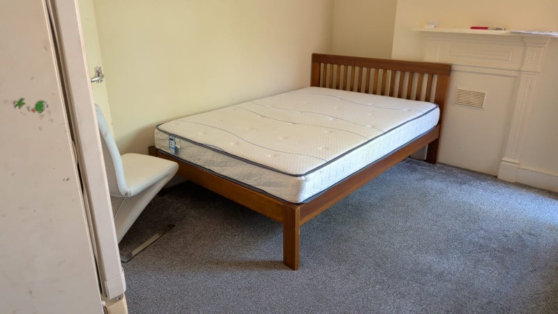 Room Grange Avenue in Greater London