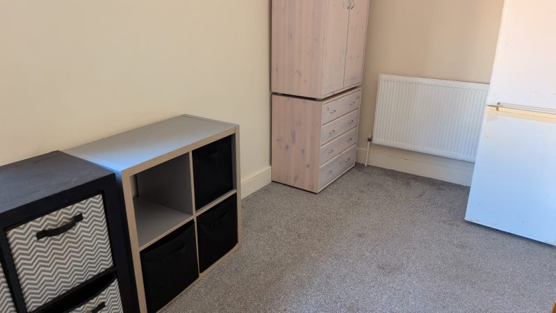 Room Grange Avenue in Greater London