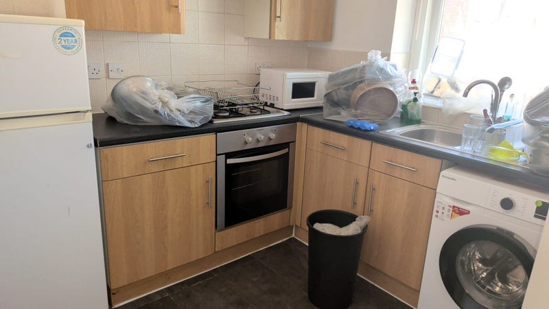 Room Grange Avenue in Greater London