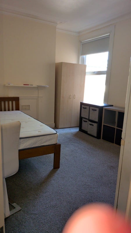Room Grange Avenue in Greater London