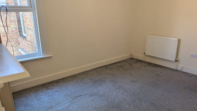 Room Grange Avenue in Greater London