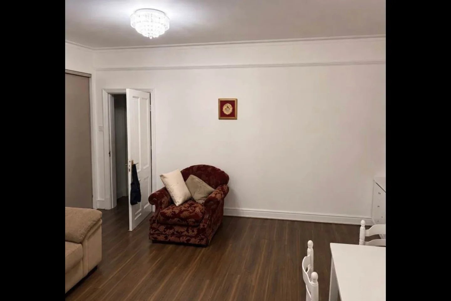Flat Arthur Road in Greater London