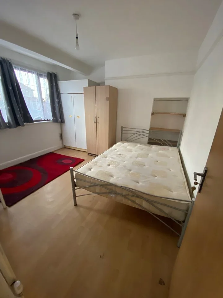 Room Hollywood Gardens in Greater London