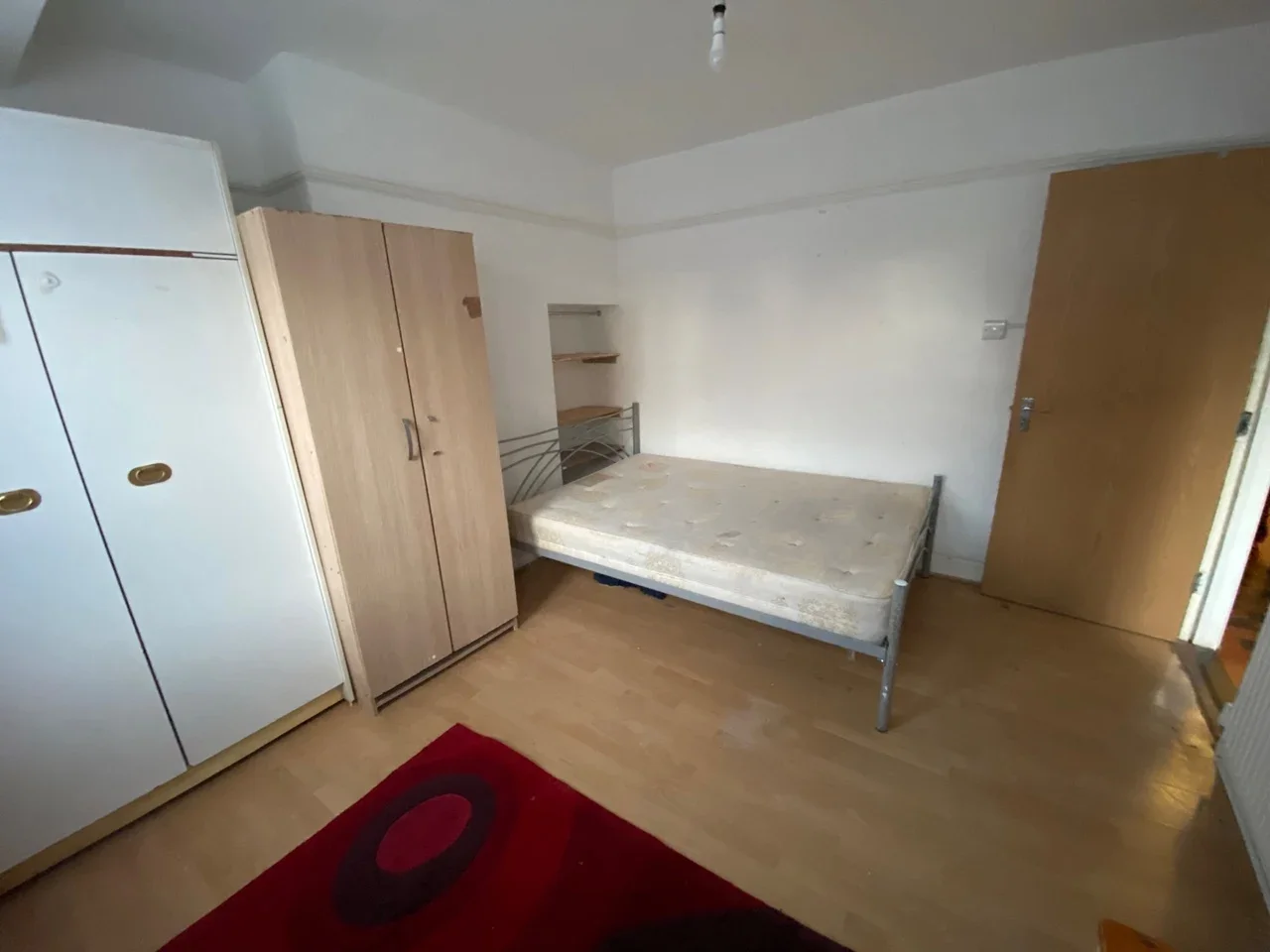 Room Hollywood Gardens in Greater London