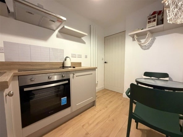 Flat Prospect Place in Swindon