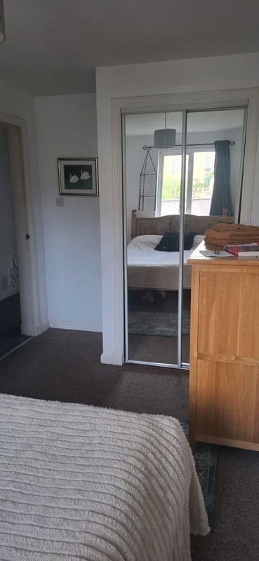 Room Regents. Court in City of Edinburgh