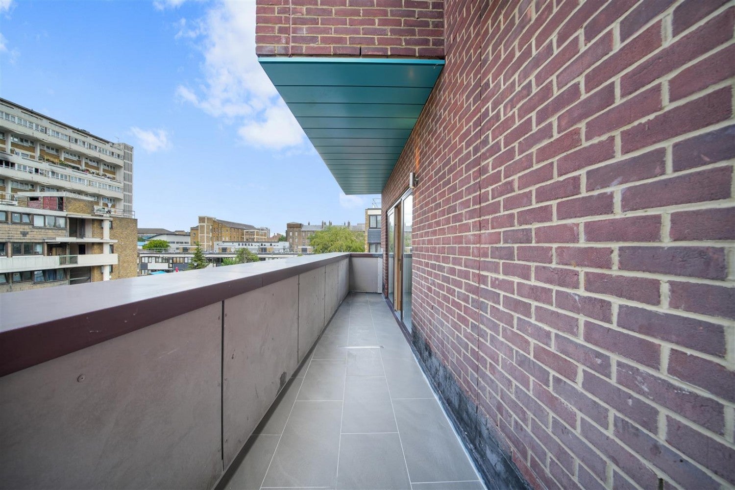 Flat Hare Walk in Greater London