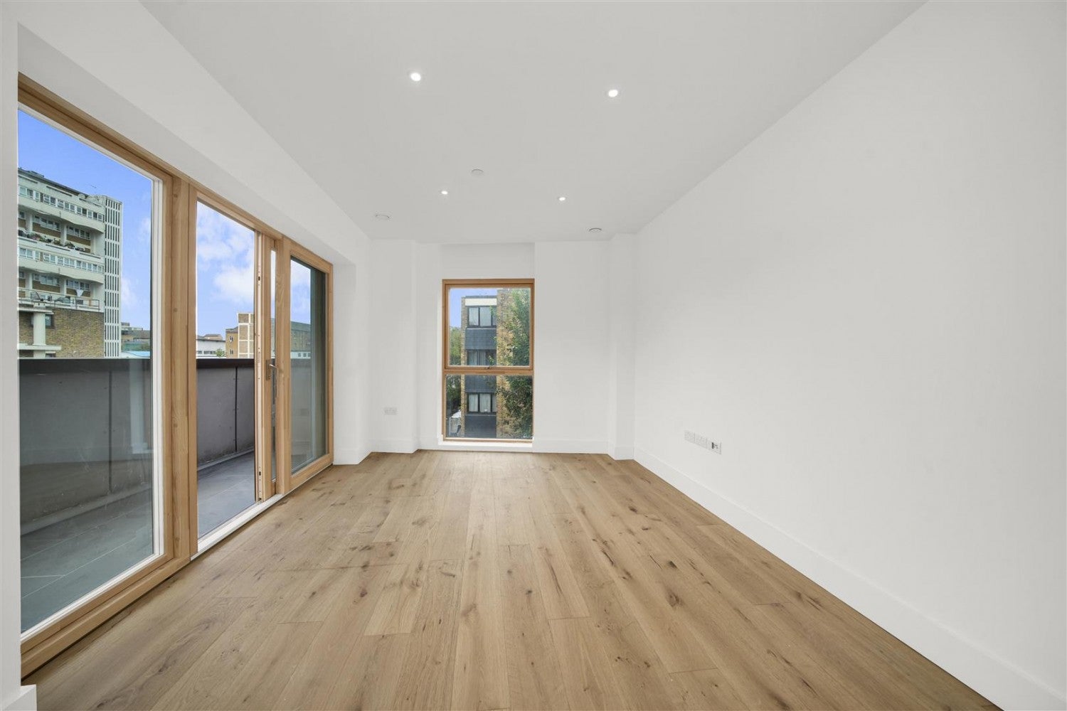 Flat Hare Walk in Greater London