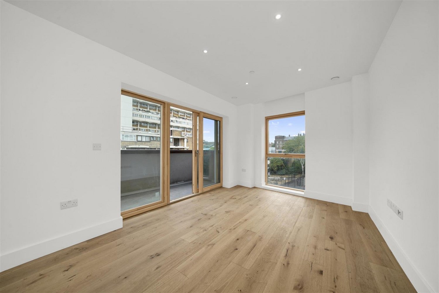 Flat Hare Walk in Greater London