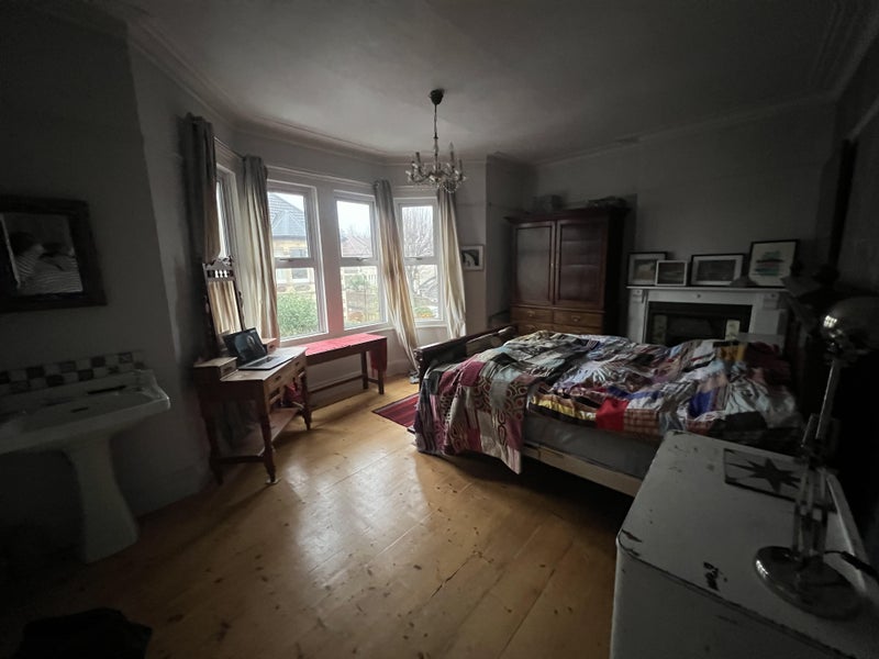 Room Surrey Road in Bristol