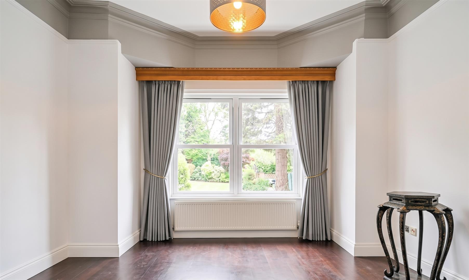 House Leopold Road in Greater London