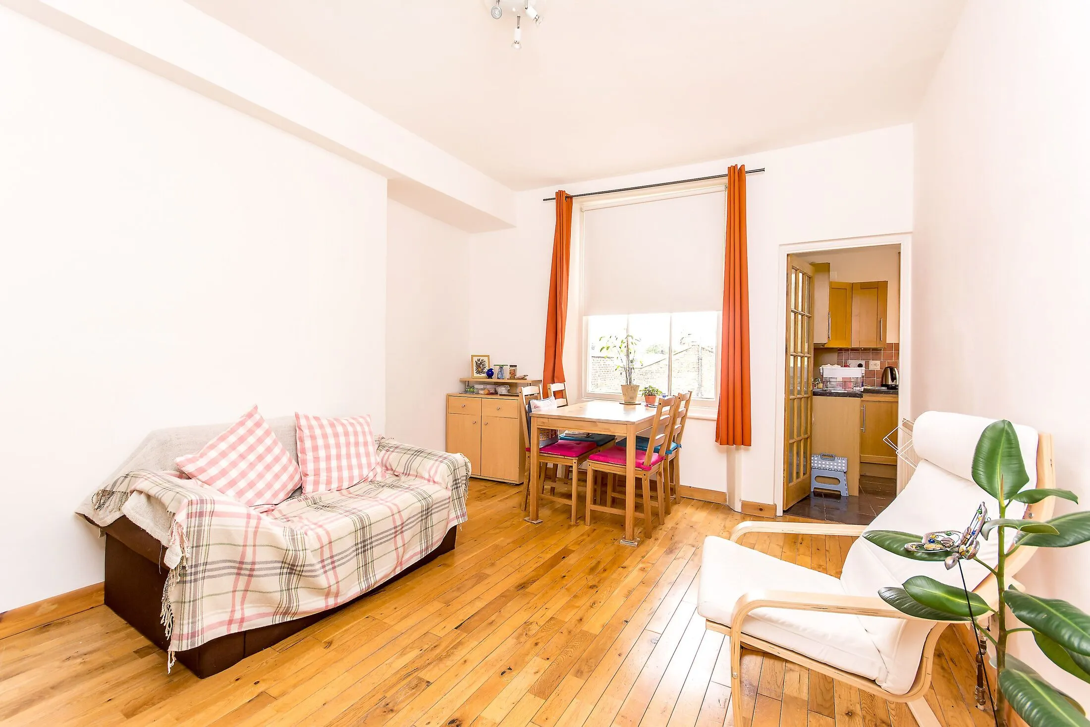 Flat Belgrave Gardens in City of Westminster