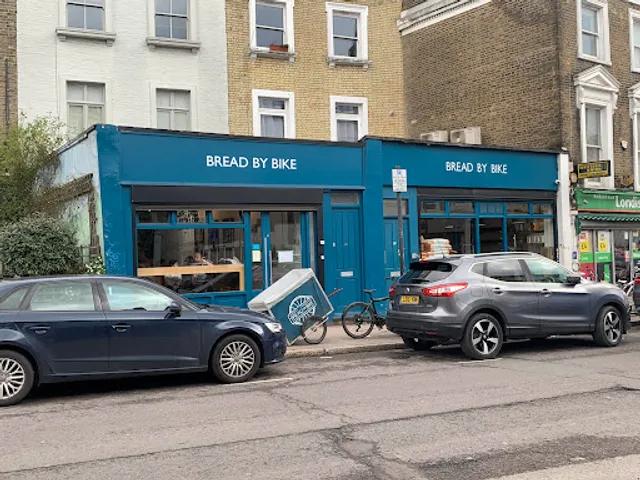 Room Brecknock Road in Greater London
