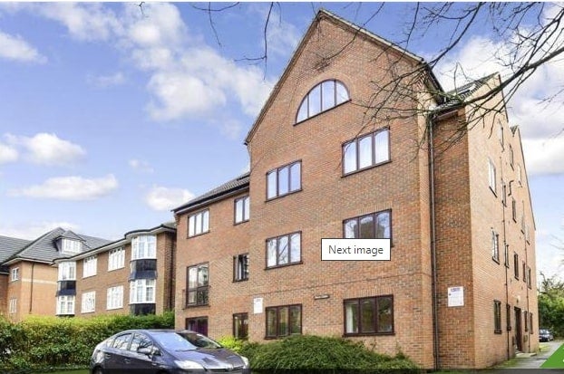 Flat Grove Road in Greater London