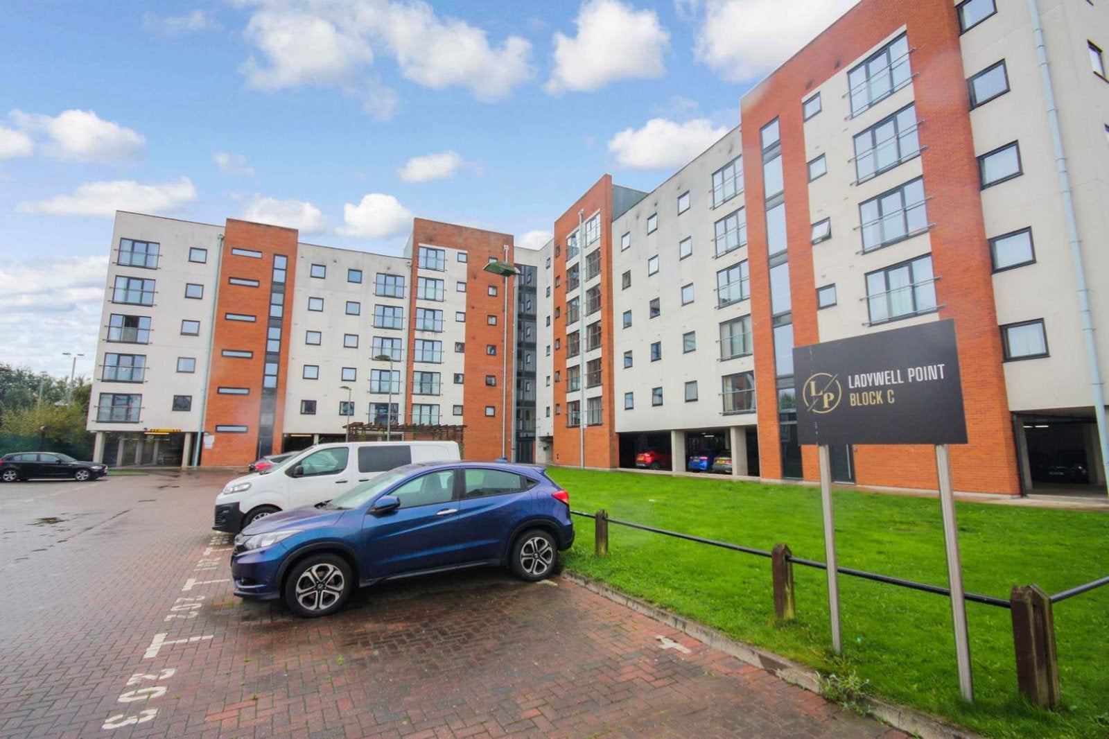 Flat Eccles New Road in Salford