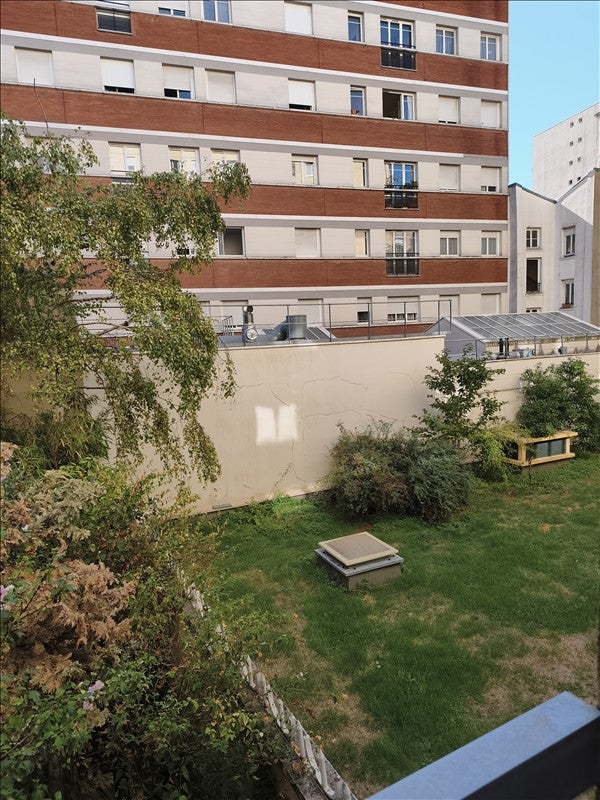 Flat Rue des Haies in Paris