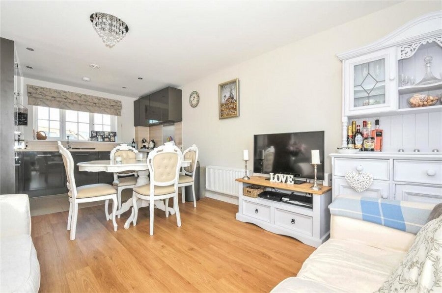 Flat Eden Road in Sevenoaks